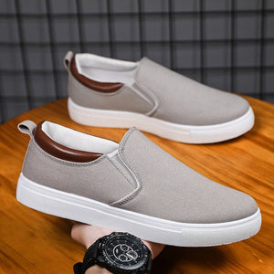 Einfache Segeltuchschuhe für Herren