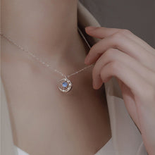 Laden Sie das Bild in den Galerie-Viewer, Mond- und sternförmige Halskette