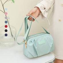 Laden Sie das Bild in den Galerie-Viewer, Einfarbige Plissierte Umhängetasche