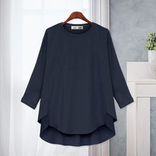 Laden Sie das Bild in den Galerie-Viewer, T-Shirt mit Rundhalsausschnitt und unregelmäßigem Saum