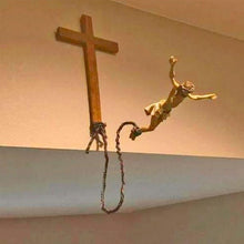 Laden Sie das Bild in den Galerie-Viewer, Fliegendes Jesus-Ornament