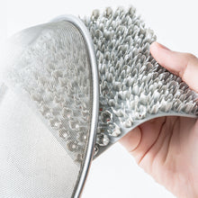 Laden Sie das Bild in den Galerie-Viewer, Multifunktionale Reinigungsbürste für Obst- und Gemüseschalen