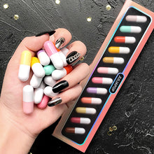 Laden Sie das Bild in den Galerie-Viewer, Kapsel Lippenstift Set