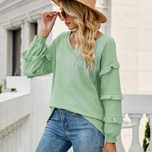 Laden Sie das Bild in den Galerie-Viewer, Lockeres T-Shirt mit V-Ausschnitt und Waffelmuster