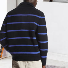 Laden Sie das Bild in den Galerie-Viewer, Gestreifter Strickpullover mit Revers