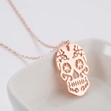 Laden Sie das Bild in den Galerie-Viewer, Halloween Totenkopf Horror Halskette