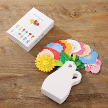 Laden Sie das Bild in den Galerie-Viewer, Tischkalender in Blumenvasenform