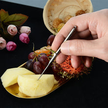 Laden Sie das Bild in den Galerie-Viewer, Einziehbarer Zahnstocher aus Titan