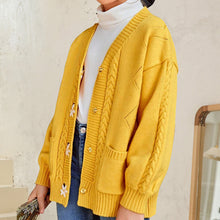 Laden Sie das Bild in den Galerie-Viewer, Langärmliger Blumenpullover mit V-Ausschnitt
