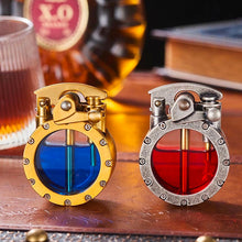 Laden Sie das Bild in den Galerie-Viewer, Vintage Transparentes Kerosinfeuerzeug