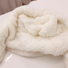 Laden Sie das Bild in den Galerie-Viewer, Süße Ohrkappen Für Kinder