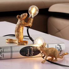 Laden Sie das Bild in den Galerie-Viewer, Tischlampe in Mausform