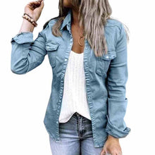 Laden Sie das Bild in den Galerie-Viewer, Einfarbige Plissierte Jeansjacke mit Reverskragen