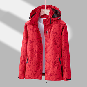 Stylische Winterjacke mit Stehkragen und Kapuze