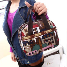 Laden Sie das Bild in den Galerie-Viewer, Schultertasche aus Nylon mit Blumendruck