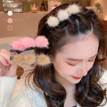 Laden Sie das Bild in den Galerie-Viewer, Entenschnabelclip aus Nerzfeder