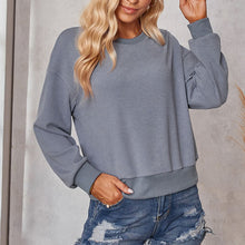 Laden Sie das Bild in den Galerie-Viewer, Einfarbiger Strickpullover mit Rundhalsausschnitt