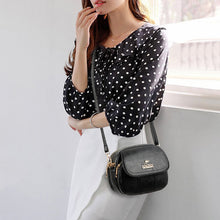 Laden Sie das Bild in den Galerie-Viewer, Leichte Damen-Umhängetasche aus weichem Leder