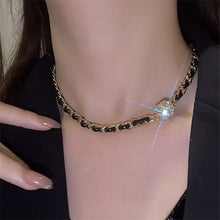 Laden Sie das Bild in den Galerie-Viewer, Stilvolle magnetische Halskette