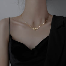 Laden Sie das Bild in den Galerie-Viewer, Elegante Engelsflügel Halskette