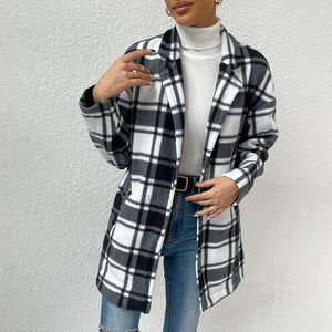 Mittellanger Karierter Mantel