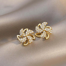 Laden Sie das Bild in den Galerie-Viewer, Exquisite Kristall drehbare Windmühlenohrringe