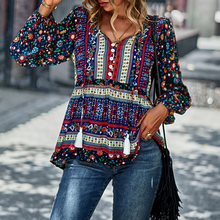 Laden Sie das Bild in den Galerie-Viewer, Böhmisches Ferien-T-Shirt