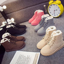 Laden Sie das Bild in den Galerie-Viewer, Frosted Schneestiefel