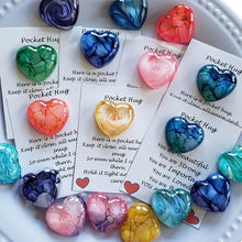 Laden Sie das Bild in den Galerie-Viewer, Herzförmige Taschenumarmung