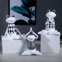 Laden Sie das Bild in den Galerie-Viewer, Yoga-Frosch-Ornament aus Harz
