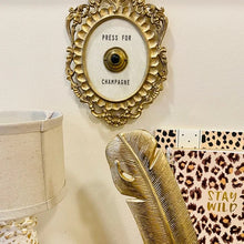Laden Sie das Bild in den Galerie-Viewer, Champagner-Knopf-Metallhandwerk