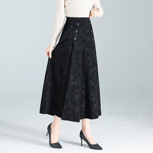 Laden Sie das Bild in den Galerie-Viewer, Damen Freizeithose Mit Vintage-Print