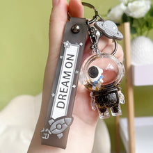 Laden Sie das Bild in den Galerie-Viewer, Kreativer Schwimmender Astronauten-Schlüsselanhänger