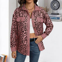 Laden Sie das Bild in den Galerie-Viewer, Cordjacke mit Leopardenmuster