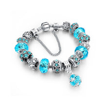 Laden Sie das Bild in den Galerie-Viewer, Handgefertigtes Kristallarmband