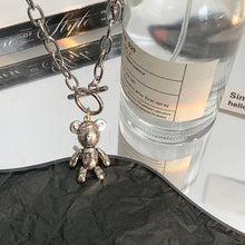 Laden Sie das Bild in den Galerie-Viewer, Bärenhalskette aus Titanstahl