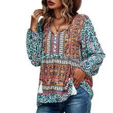 Laden Sie das Bild in den Galerie-Viewer, Böhmisches Ferien-T-Shirt