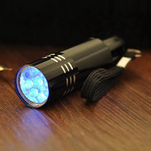 Laden Sie das Bild in den Galerie-Viewer, Mini-UV-Taschenlampe
