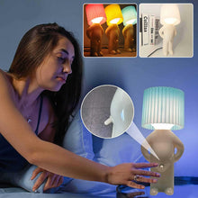 Laden Sie das Bild in den Galerie-Viewer, Eine kreative Lampe des kleinen schüchternen Mannes