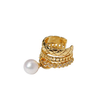 Laden Sie das Bild in den Galerie-Viewer, Modischer Ohrclip aus Perlen