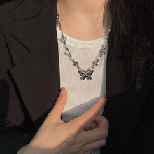 Laden Sie das Bild in den Galerie-Viewer, Gotische Modische Schmetterlings-Perlenkette für Damen