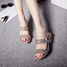 Laden Sie das Bild in den Galerie-Viewer, Modische rutschfeste Sandalen mit Strasssteinen für Damen