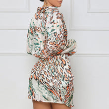 Laden Sie das Bild in den Galerie-Viewer, Stilvolles Chiffon-Kleid mit V-Ausschnitt