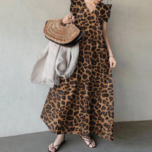 Laden Sie das Bild in den Galerie-Viewer, Langes Kleid mit Leopardenmuster