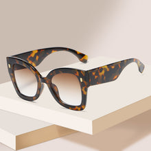 Laden Sie das Bild in den Galerie-Viewer, Vintage Brillengestell mit großem Rahmen