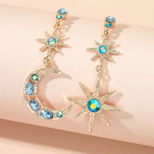 Laden Sie das Bild in den Galerie-Viewer, Asymmetrische Stern- und Mondohrringe