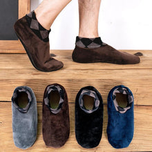 Laden Sie das Bild in den Galerie-Viewer, Rutschfeste Thermosocken für den Innenbereich