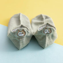 Laden Sie das Bild in den Galerie-Viewer, Damen Socken mit Katzenstickerei