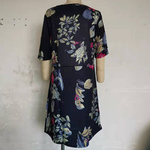 Laden Sie das Bild in den Galerie-Viewer, Klassisches Mode-Blumenkleid