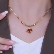 Laden Sie das Bild in den Galerie-Viewer, Roter Ahornblatt-Schmuck
